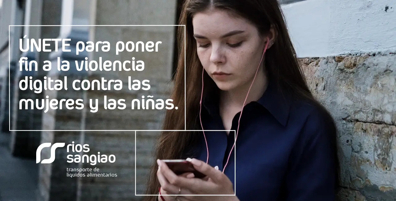 Mujer con teléfono móvil